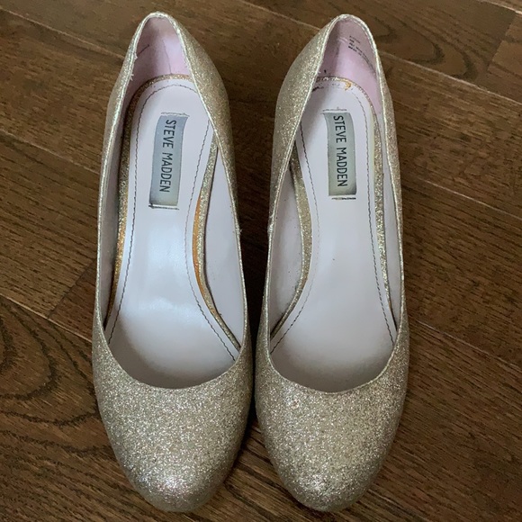 Steve Madden Sparkle Pumps - Picture 2 of 10